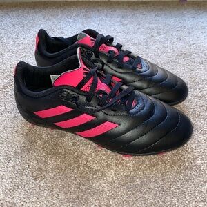 Adidas soccer cleats, hot pink & back, size 3 youth - EUC